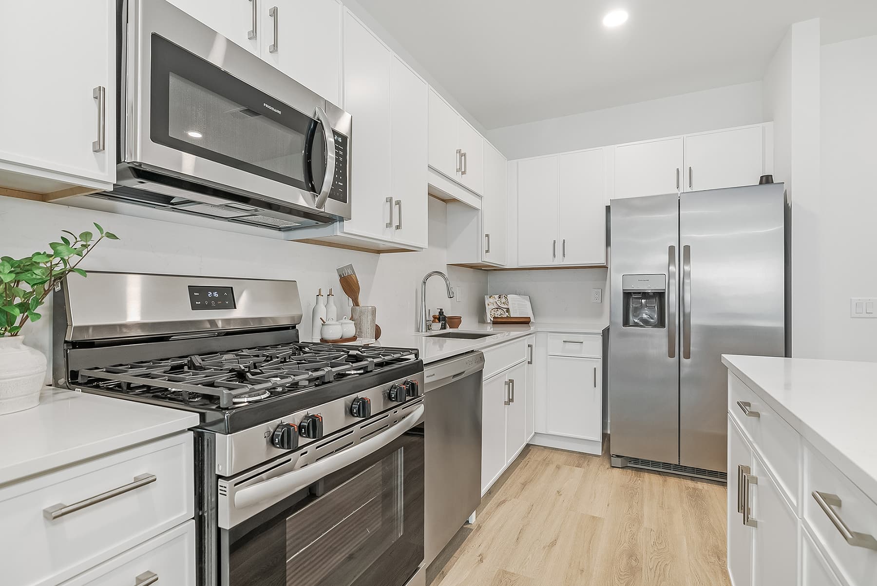 EH_Kitchen 2.jpg