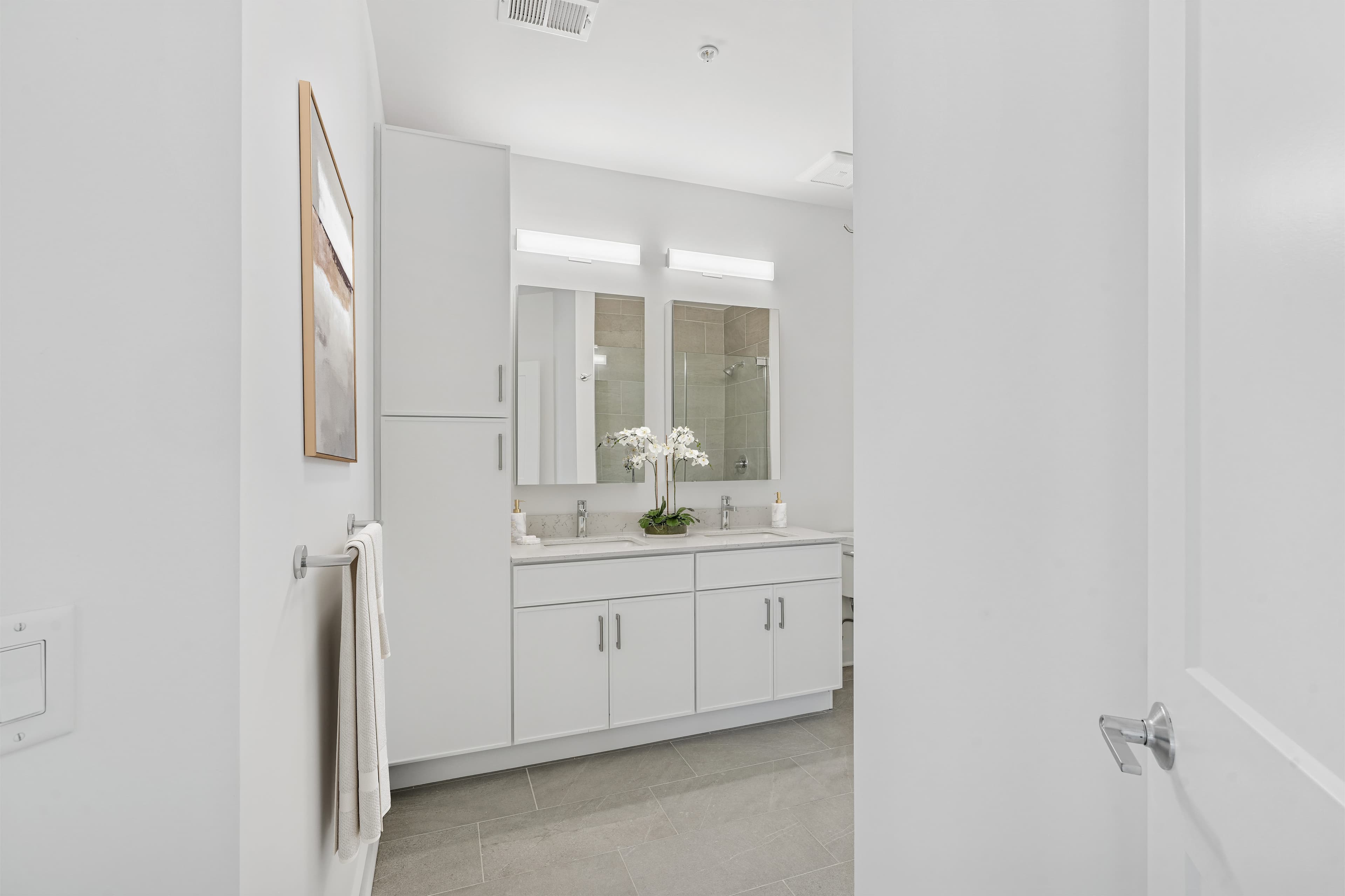 72_Eagle_Rock_Ave_Bathroom_Staged smaller.jpg